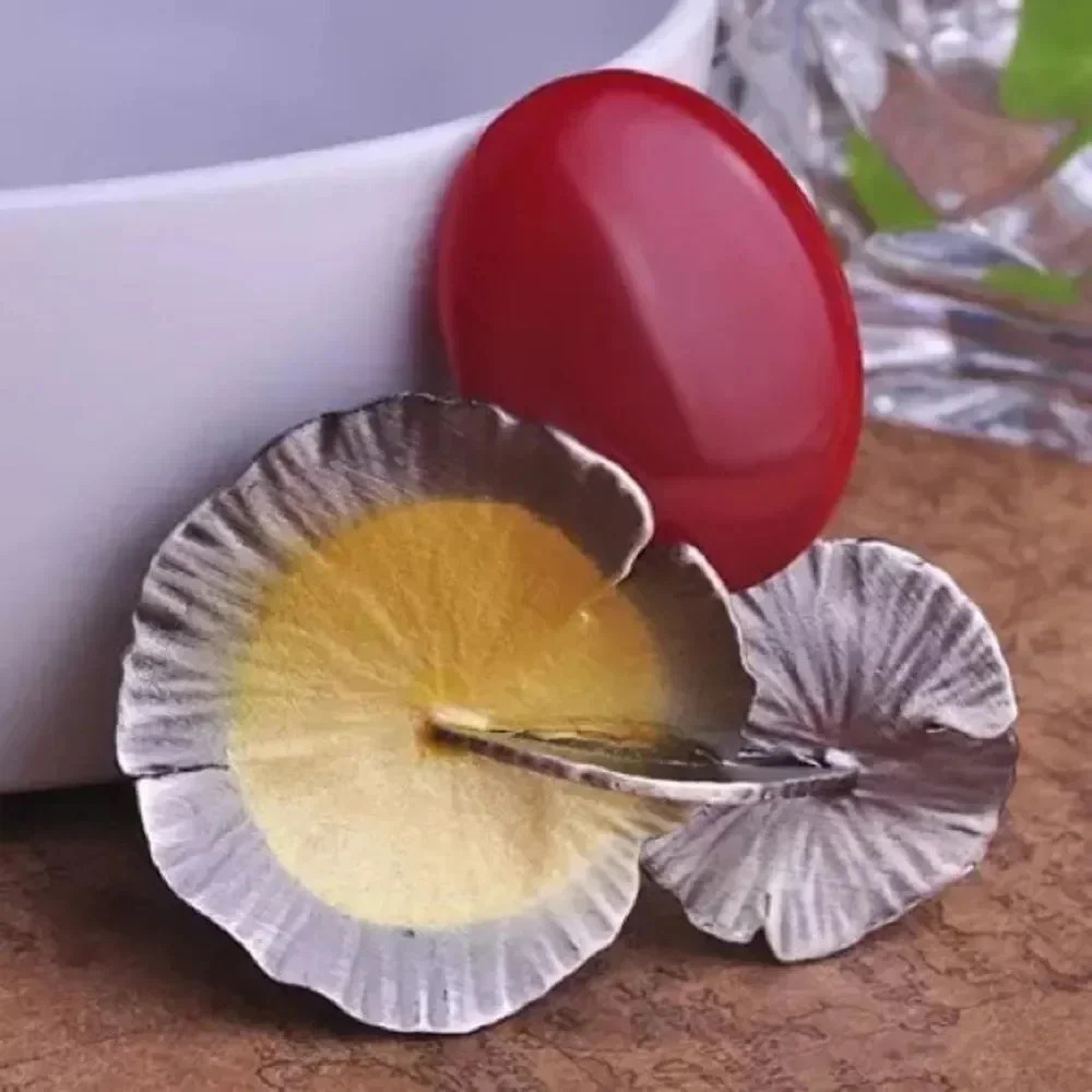 VQ Lotus Leaf Brooch